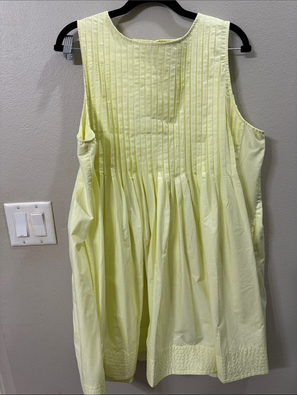 Sleeveless Pleated Mini Dress in Light Yellow